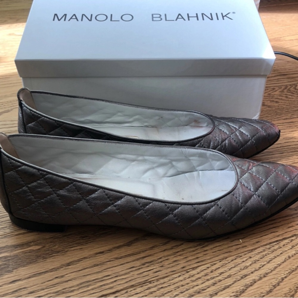 Manolo Blahnik Metallic Grey Quilted Leather Ballet Flats Size 38.5